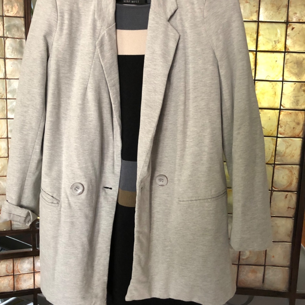 Blazer - Picture 3 of 9